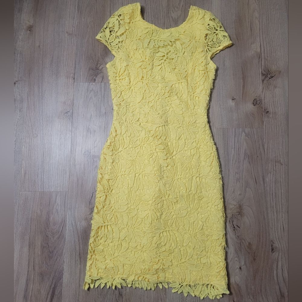 Lulus right sheer right now Mini Bodycon Lace Canary Yellow dress size small